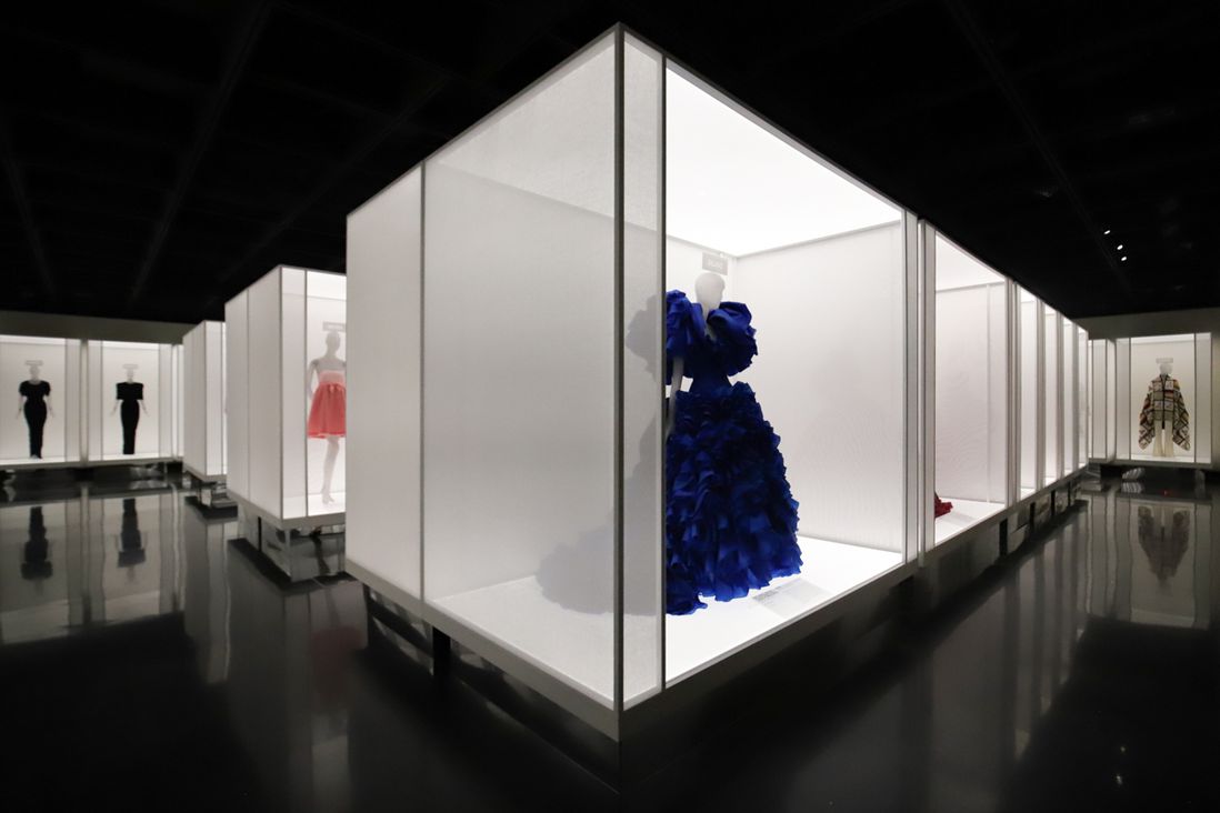 Photos from The Met Costume Institute's 2021 show "In America: A Lexicon Of Fashion"
